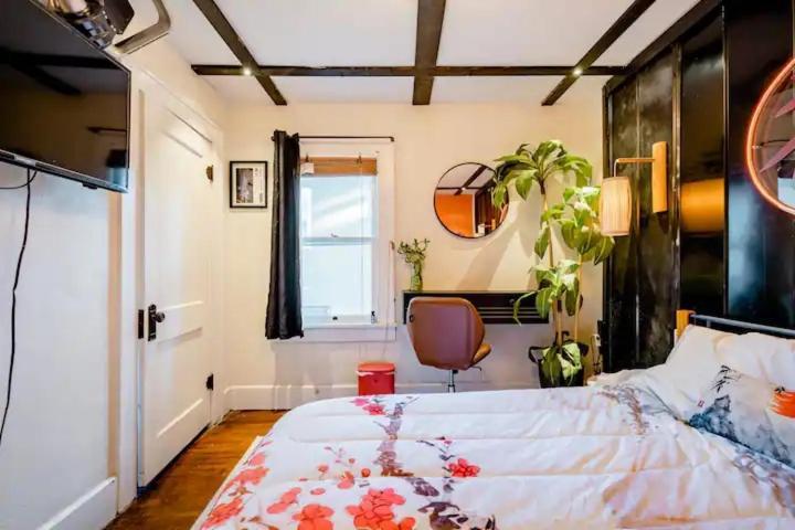 World Solo Travel'S Welcomed At St Pete Home Sankt Petersburg Zewnętrze zdjęcie